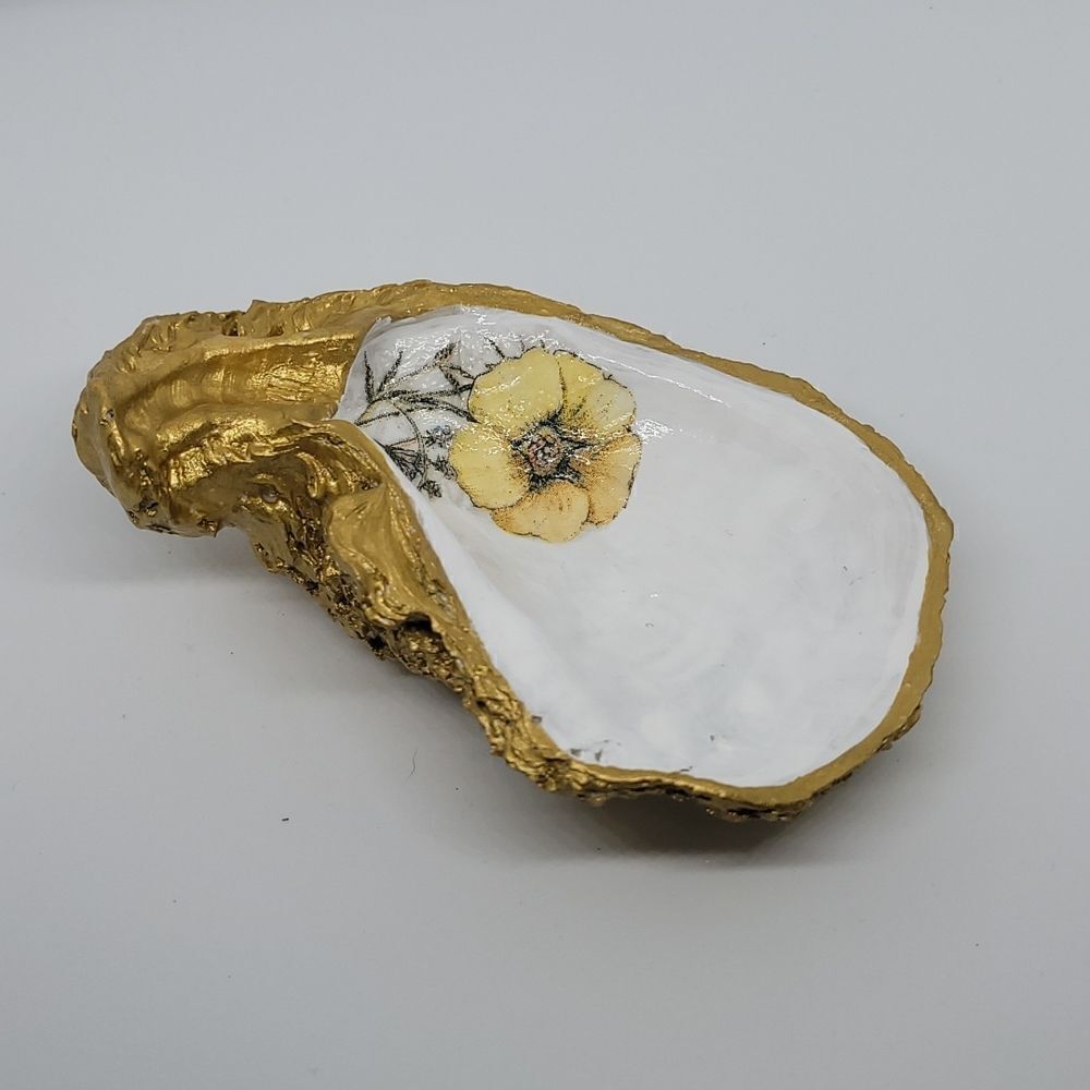 Flower Oyster shell ring holder/ trinket tray
